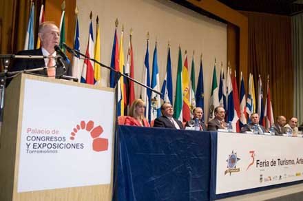 Un momento en el discurso de apertura del a Feria EUROAL 2009